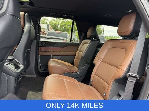 Used 2023 Lincoln Navigator Reserve w/ Monochromatic Package AWD/4WD image 15