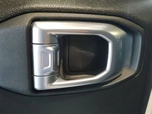 Used 2021 Jeep Gladiator Mojave w/ Trailer Tow Package image 16