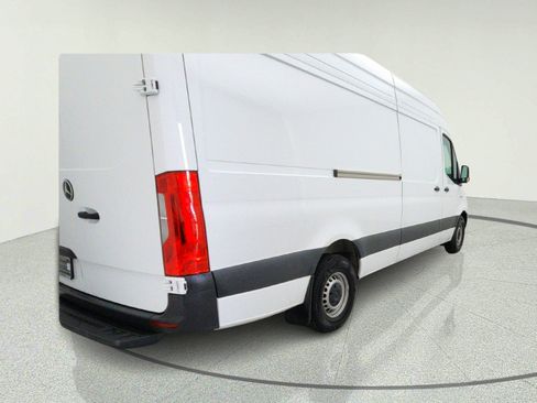 Used 2024 Mercedes-Benz eSprinter 170 Cargo image 9