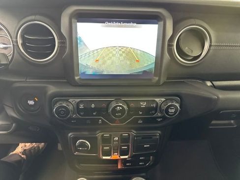 Used 2023 Jeep Wrangler Unlimited Sahara w/ Cold Weather Group image 22