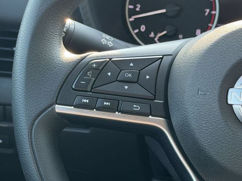 Used 2025 Nissan Sentra SV FWD image 19