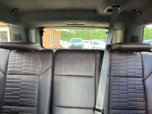 Used 2023 Cadillac Escalade ESV Sport Platinum AWD/4WD image 12