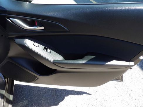 Used 2015 MAZDA MAZDA3 i SV image 15