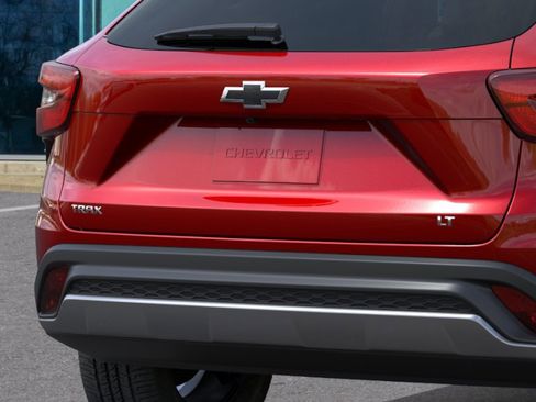 New 2026 Chevrolet Trax LT w/ Sunroof Package image 14