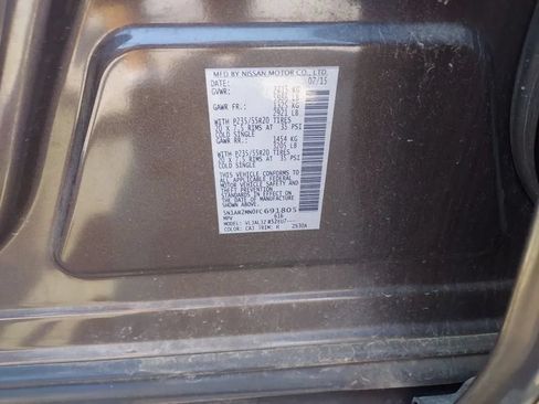 Used 2015 Nissan Pathfinder Platinum FWD image 9