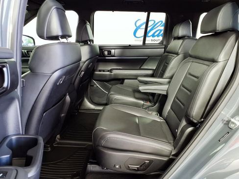 Used 2024 Hyundai Santa Fe Calligraphy image 8