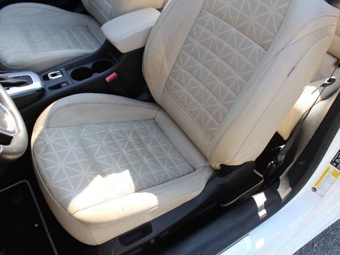 Used 2017 Buick Cascada Premium image 3