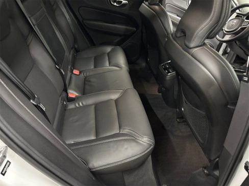Used 2021 Volvo XC60 T6 Inscription image 17