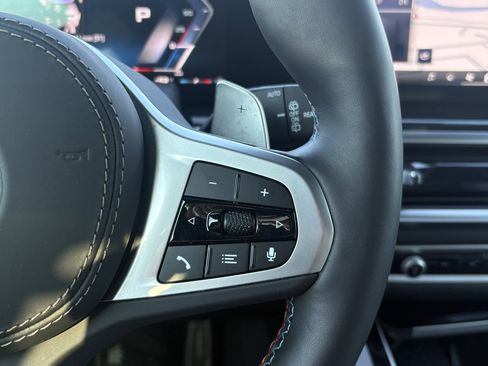 Used 2025 BMW X5 M60i w/ Climate Comfort Package image 20