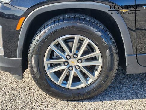 Used 2023 Chevrolet Traverse LT image 13