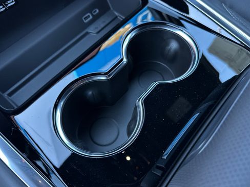 New 2026 Chevrolet Suburban Premier image 31