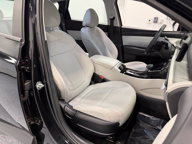 Used 2025 Hyundai Tucson SE FWD image 30