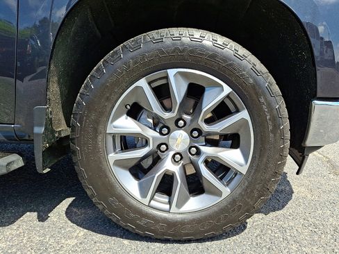 Used 2024 Chevrolet Silverado 1500 LT AWD/4WD image 9