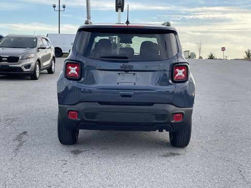 Used 2023 Jeep Renegade Latitude image 6