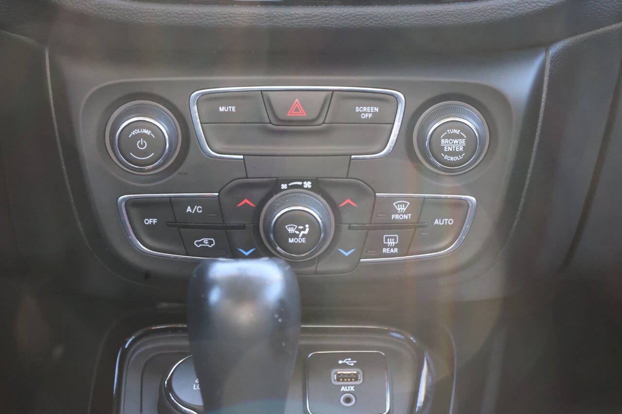 Used 2018 Jeep Compass Limited AWD/4WD image 21