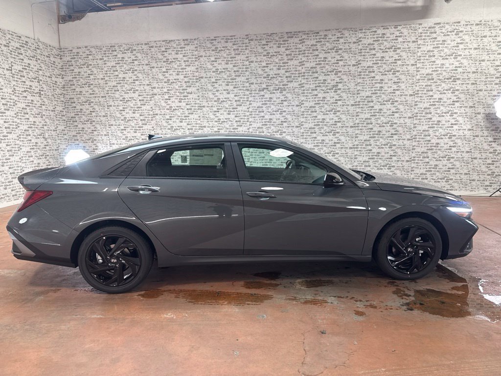 New 2026 Hyundai Elantra SEL Sport FWD image 8