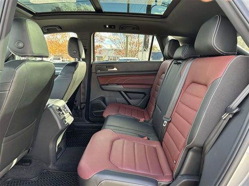 Used 2023 Volkswagen Atlas Cross Sport SEL Premium R-Line image 16