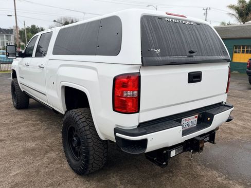 Used 2015 GMC Sierra 2500 Denali w/ Duramax Plus Package image 4
