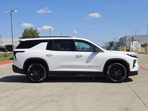 New 2027 Chevrolet Traverse LT w/ Midnight/Sport Edition FWD image 7