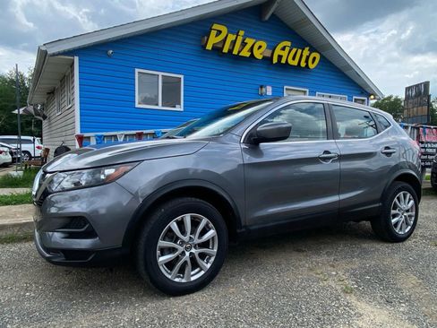 Used 2021 Nissan Rogue Sport S image 2