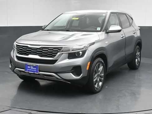 Used 2022 Kia Seltos LX AWD/4WD image 3