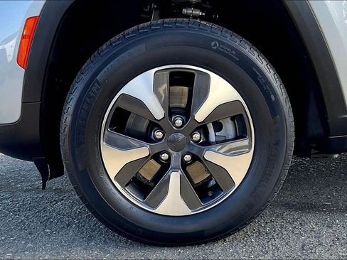 Used 2024 Jeep Grand Cherokee Limited 4xe image 8