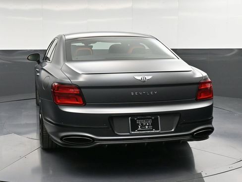 Used 2025 Bentley Flying Spur Plug-In Hybrid image 7
