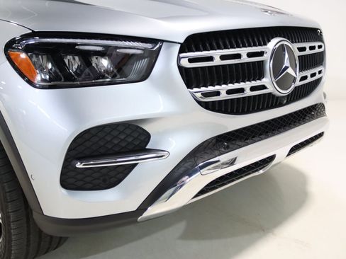 Used 2025 Mercedes-Benz GLE 350 4MATIC w/ Winter Package image 31