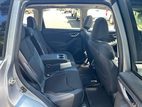Used 2019 Subaru Forester Premium AWD/4WD image 23