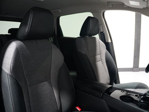 Used 2023 Nissan Rogue SV image 15