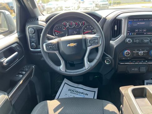 Used 2022 Chevrolet Silverado 1500 LT AWD/4WD image 16