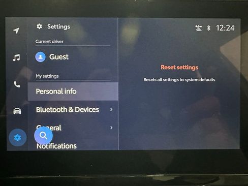 Used 2025 Toyota Corolla Cross L image 33