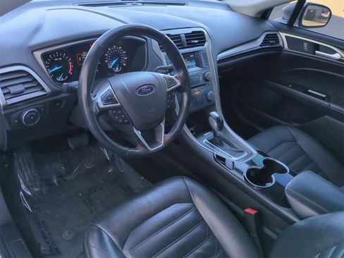 Used 2016 Ford Fusion SE w/ Equipment Group 202A image 10