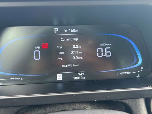 Certified 2025 Hyundai Elantra Sport image 22