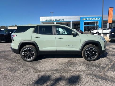 New 2026 Chevrolet Equinox LT w/ Convenience Package II image 2