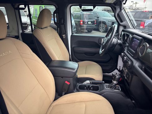 Used 2018 Jeep Wrangler Unlimited Sahara image 28
