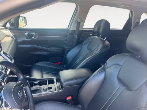 Used 2021 Kia Sorento EX w/ Panoramic Sunroof Package AWD/4WD image 9