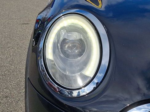 Used 2017 MINI Cooper S image 9