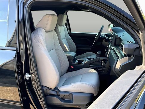 Certified 2026 Toyota Tacoma SR5 AWD/4WD image 8