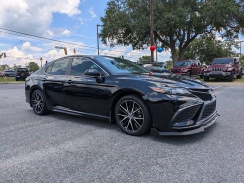 Used 2024 Toyota Camry SE w/ Audio Upgrade Package FWD image 2