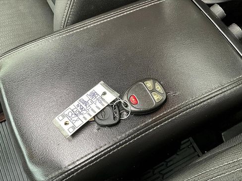 Used 2017 Chevrolet Traverse LT w/ Style and Technology Package image 36