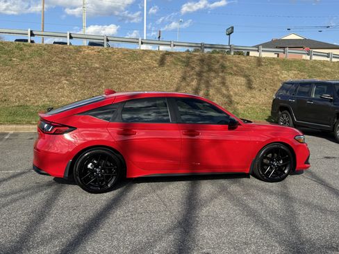 Used 2023 Honda Civic Sport image 8