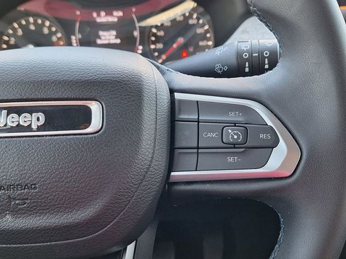 Used 2022 Jeep Compass Latitude AWD/4WD image 15