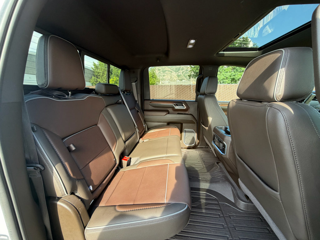 Used 2024 GMC Sierra 3500 Denali w/ Denali Reserve Package AWD/4WD image 16