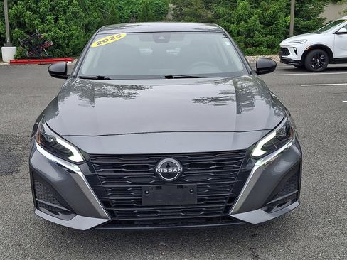 Used 2025 Nissan Altima 2.5 SV FWD image 8