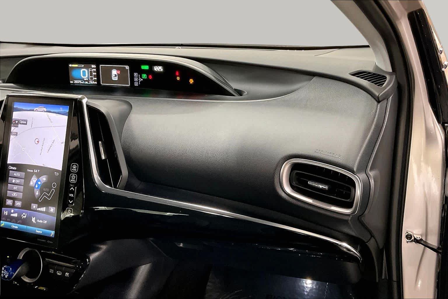 Used 2020 Toyota Prius Prime XLE FWD image 18