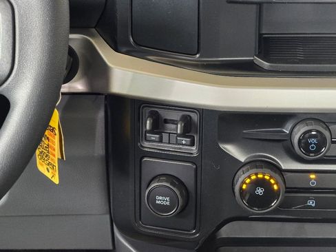 New 2025 Ford F450 XLT image 14