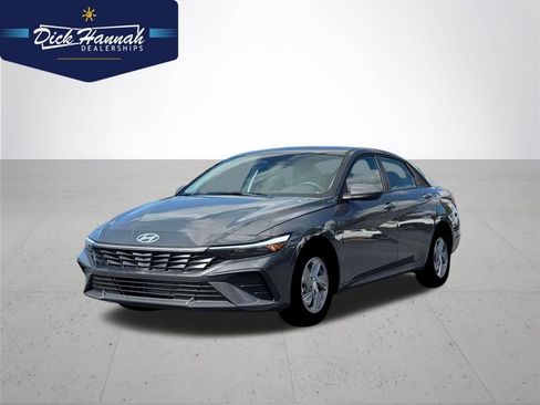 New 2026 Hyundai Elantra SE image 1