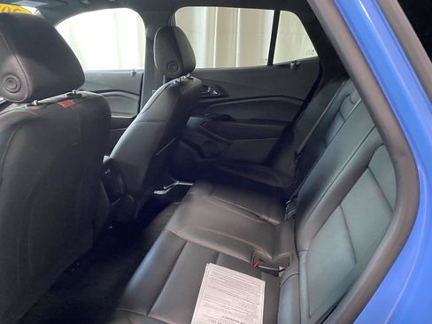 Used 2024 Chevrolet Trax RS w/ Sunroof Package FWD image 15