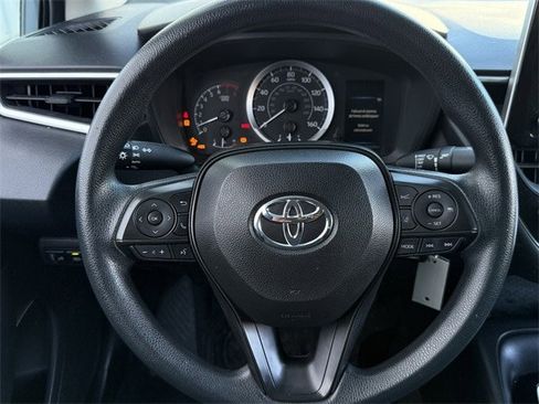 Used 2021 Toyota Corolla LE image 12